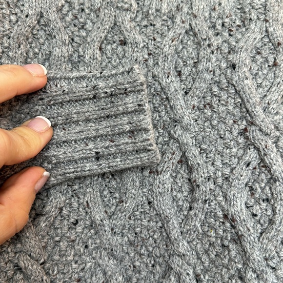 CAT & JACK XS (4/5) GRAY CABLE KNIT SWEATER - Picture 5 of 5